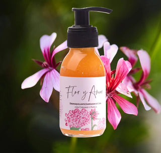 Cleanser / Make up Remover with Papaya and Geranium by Flor y Amor with Geranium background