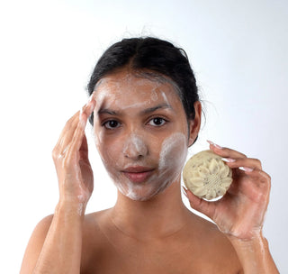 Lavandin and Rosemary natural soap 100g in use, Flor y Amor