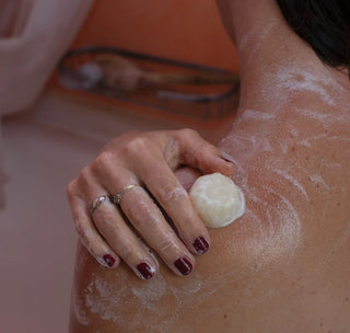 Using our soap from the Duo Pack Flor y Amor